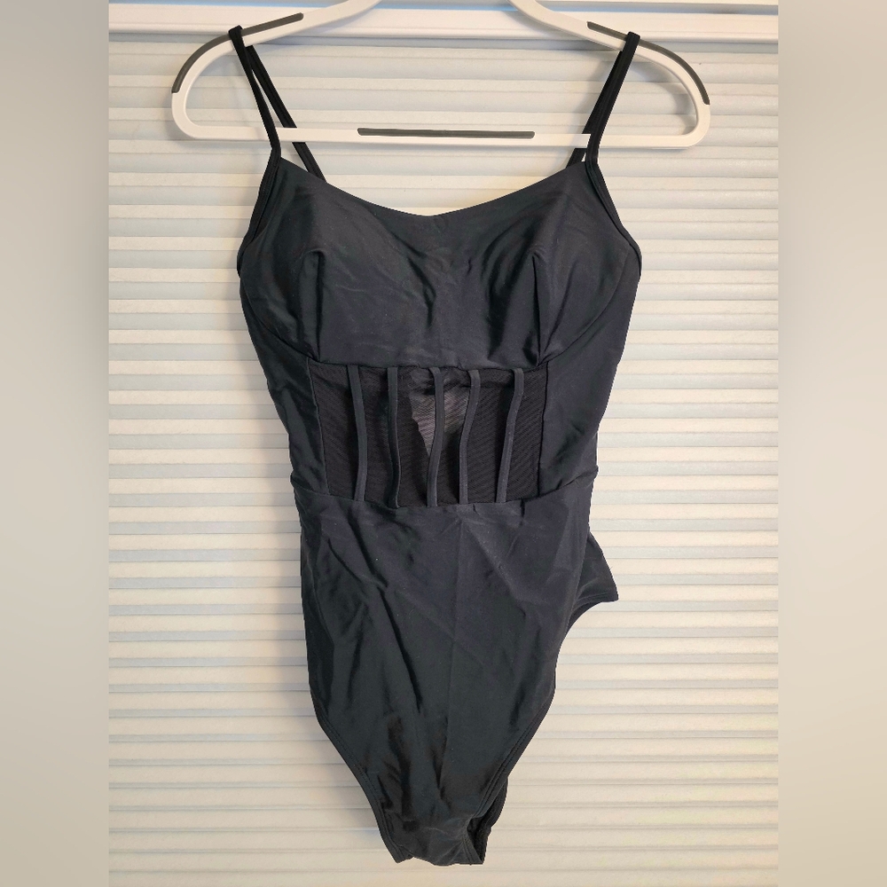 NWT CUPSHE Women's One Piece Swimsuit - Size Medium